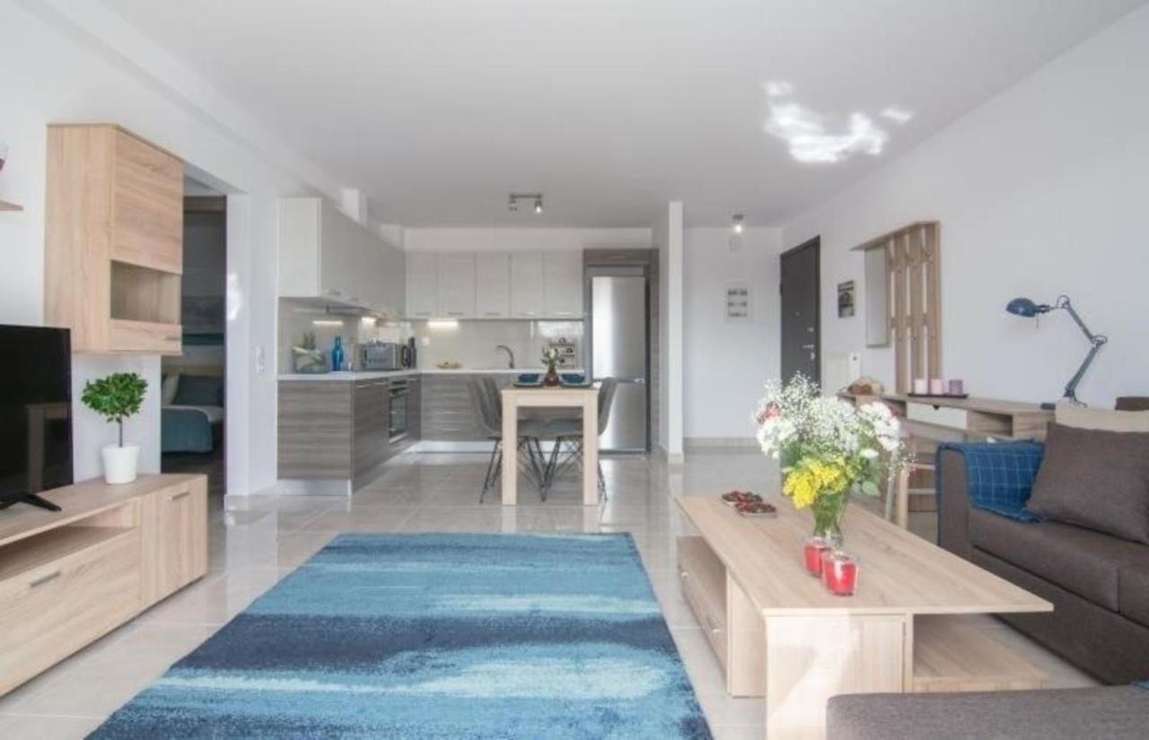 New Spacious Apartment Located In ピレウス エクステリア 写真